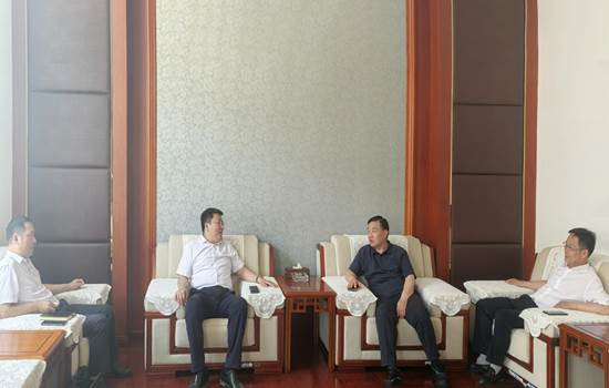 趙亮?xí)?jiàn)山東隆華新材料有限公司董事長(zhǎng)韓志剛